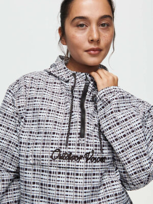 250831_OV_E-COMM_Windbreakers_Mineral_Blue_0050 Windbreaker